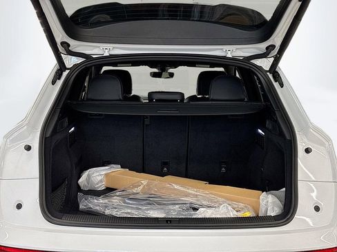Used 2025 Audi Q5 2.0T Premium w/ Convenience Plus Package image 17