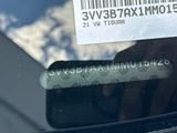Used 2021 Volkswagen Tiguan SE w/ Panoramic Sunroof Package image 4