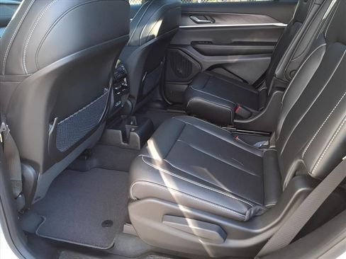 New 2025 Jeep Grand Cherokee L Limited w/ Black Appearance Package image 9