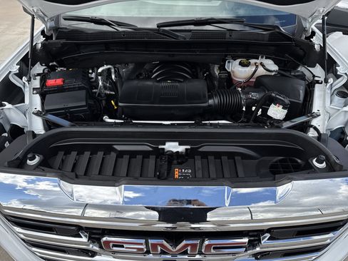 Used 2024 GMC Sierra 1500 SLT image 40