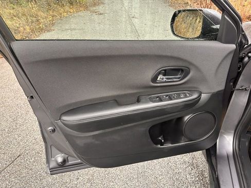 Used 2021 Honda HR-V LX image 10