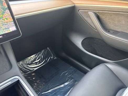 Used 2023 Tesla Model Y Performance image 32