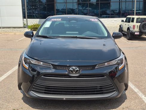 Used 2024 Toyota Corolla LE FWD image 2