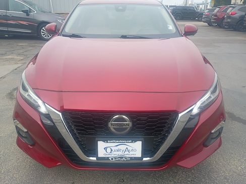 Used 2022 Nissan Altima 2.5 Platinum AWD/4WD image 3