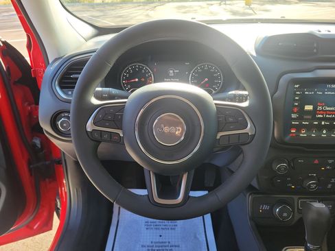 Used 2022 Jeep Renegade Latitude image 20