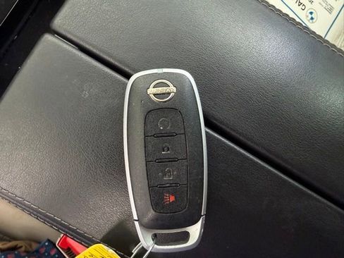 Used 2023 Nissan Rogue SV AWD/4WD image 26
