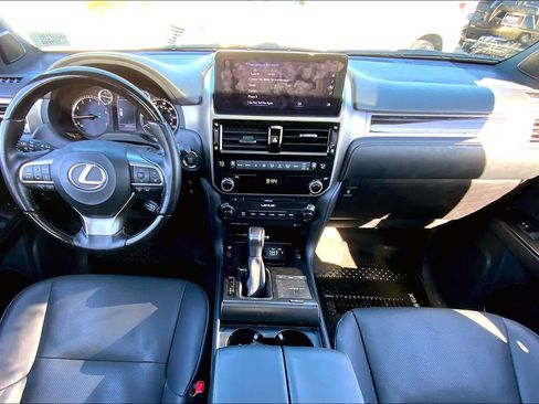 Used 2022 Lexus GX 460 Premium w/ Premium Package image 16