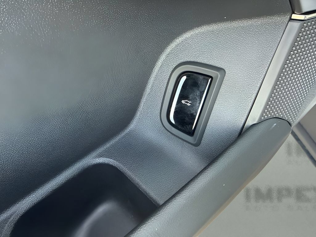 Used 2025 Cadillac Lyriq Luxury RWD image 39