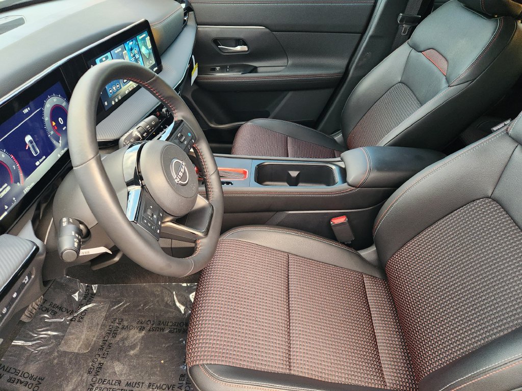 Used 2026 Nissan Kicks SR w/ SR Premium Package FWD image 13