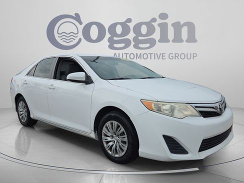 Used 2014 Toyota Camry LE FWD image 7