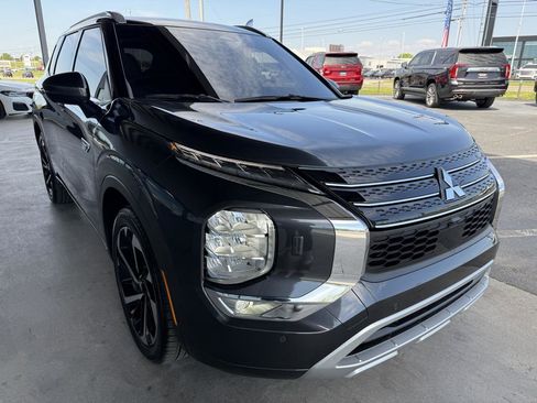 Used 2025 Mitsubishi Outlander SEL AWD/4WD image 3