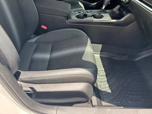 Used 2023 Honda Civic Sport image 11