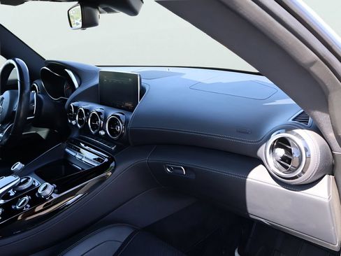 Used 2019 Mercedes-Benz AMG GT Roadster image 14