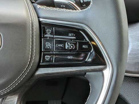Certified 2023 Jeep Grand Cherokee Overland AWD/4WD image 19