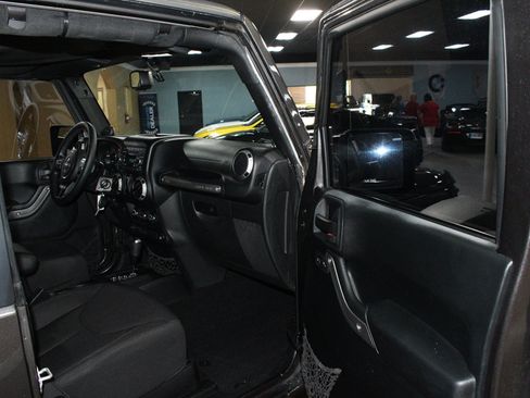 Used 2014 Jeep Wrangler Sport w/ Quick Order Package 24S AWD/4WD image 48