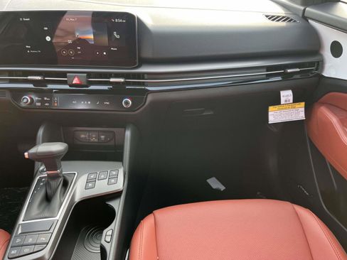 New 2026 Kia Sportage SX FWD image 13