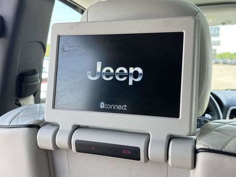 Used 2017 Jeep Grand Cherokee Summit AWD/4WD image 21