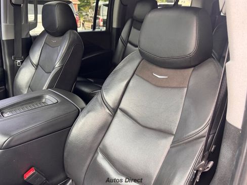Used 2019 Cadillac Escalade ESV Premium Luxury RWD image 19
