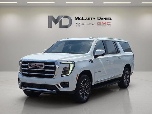 Used 2026 GMC Yukon XL Elevation w/ Elevation Premium Package AWD/4WD image 3