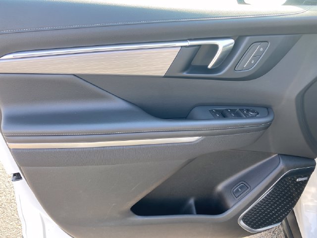 Certified 2025 Buick Enclave Preferred FWD image 17