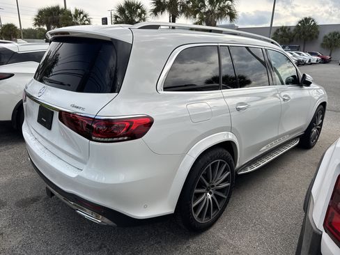 Used 2023 Mercedes-Benz GLS 450 4MATIC image 4