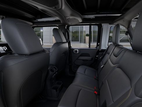 New 2025 Jeep Wrangler Unlimited Sahara w/ Safety Group AWD/4WD image 23