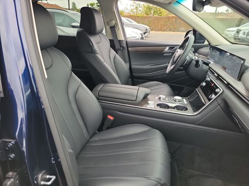 Certified 2026 Genesis GV80 2.5T Select AWD/4WD image 19