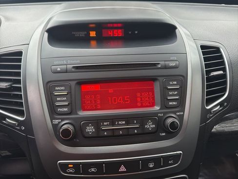 Used 2015 Kia Sorento LX image 22