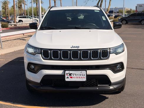 Used 2023 Jeep Compass Latitude AWD/4WD image 9