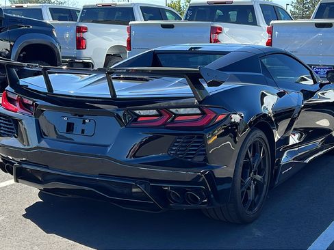 Used 2023 Chevrolet Corvette Stingray Premium Conv w/ Z51 Performance Package RWD image 3