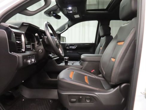 Used 2023 GMC Sierra 1500 AT4 w/ Technology Package AWD/4WD image 14