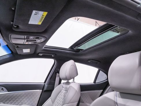 Certified 2023 Genesis G70 3.3T w/ Sport Prestige Package image 10