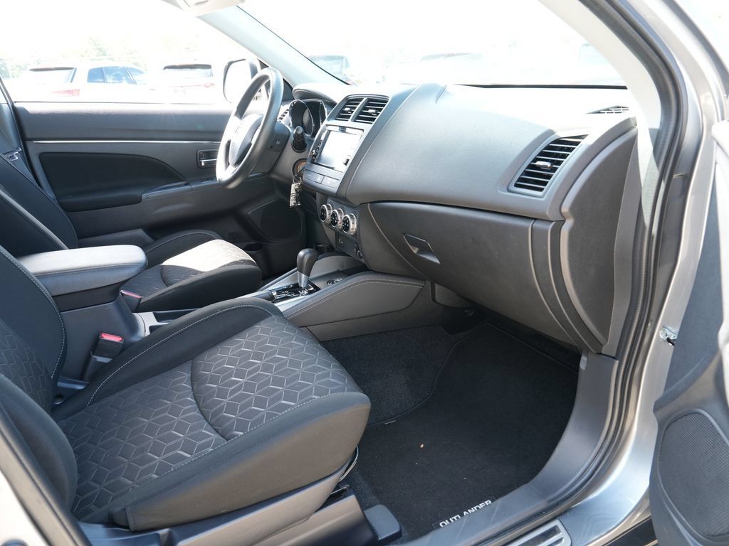 Used 2023 Mitsubishi Outlander Sport AWD image 17