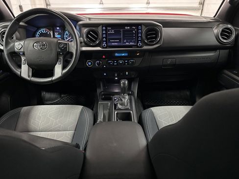 Used 2021 Toyota Tacoma TRD Off-Road image 23