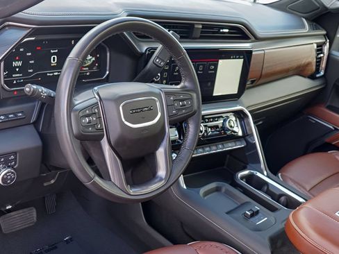 Used 2024 GMC Sierra 2500 Denali Ultimate w/ Max Trailering Package AWD/4WD image 8
