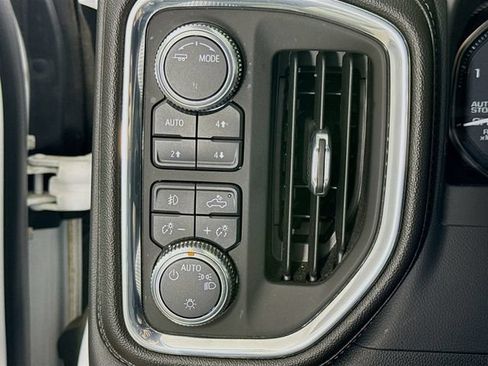 Used 2020 GMC Sierra 1500 Elevation w/ Elevation Value Package AWD/4WD image 11