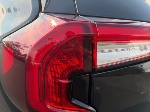 Used 2024 GMC Terrain SLT AWD/4WD image 34