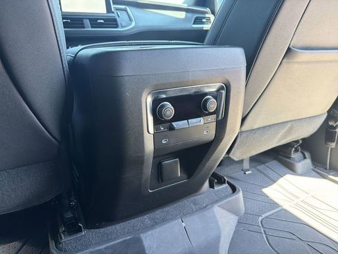 Used 2023 Chevrolet Tahoe Z71 w/ Luxury Package AWD/4WD image 22