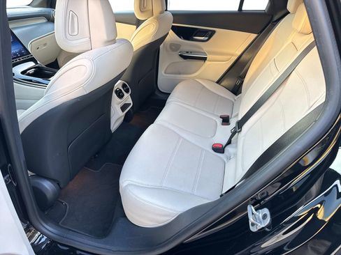 Used 2024 Mercedes-Benz GLC 300 4MATIC image 15