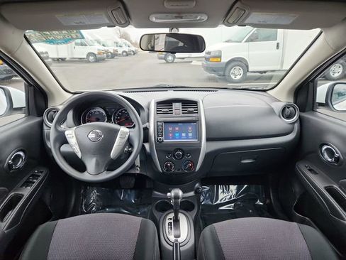 Used 2019 Nissan Versa SV image 32