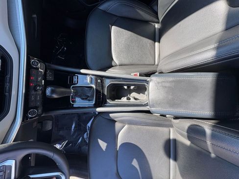 Used 2025 Jeep Compass Limited image 42