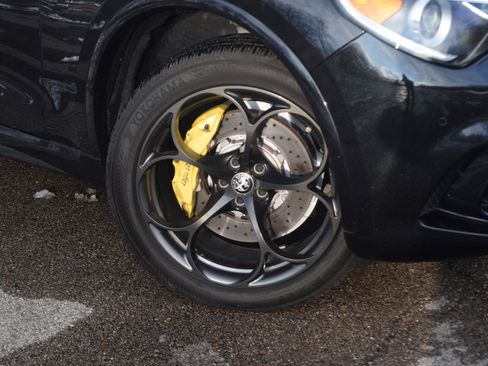 Used 2019 Alfa Romeo Stelvio Quadrifoglio w/ Driver Assist Dynamic Package image 28