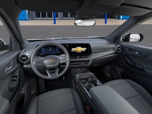 New 2026 Chevrolet Equinox LT w/ Convenience Package II FWD image 16