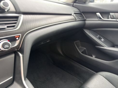 Used 2019 Honda Accord EX image 39