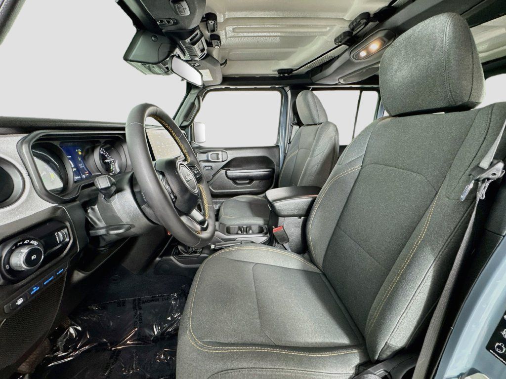 Used 2024 Jeep Wrangler Unlimited AWD/4WD image 14