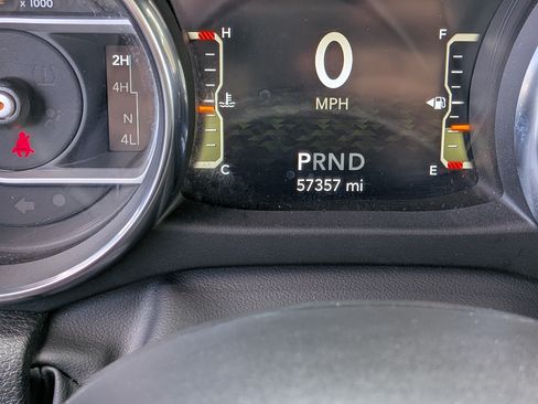 Used 2023 Jeep Gladiator Overland AWD/4WD image 27