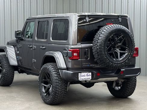 Used 2025 Jeep Wrangler Unlimited Sahara w/ Safety Group AWD/4WD image 3