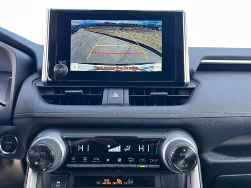 Used 2025 Toyota RAV4 XLE image 18