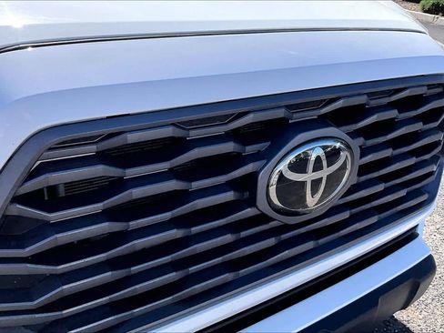 Used 2023 Toyota Tacoma TRD Off-Road image 28