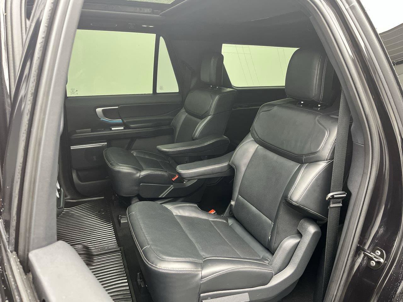 Certified 2025 Ford Expedition Max Platinum w/ Stealth Appearance Package AWD/4WD image 13